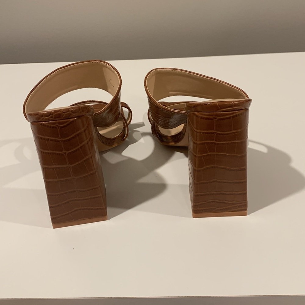 Tan Heels - Picture 4 of 5